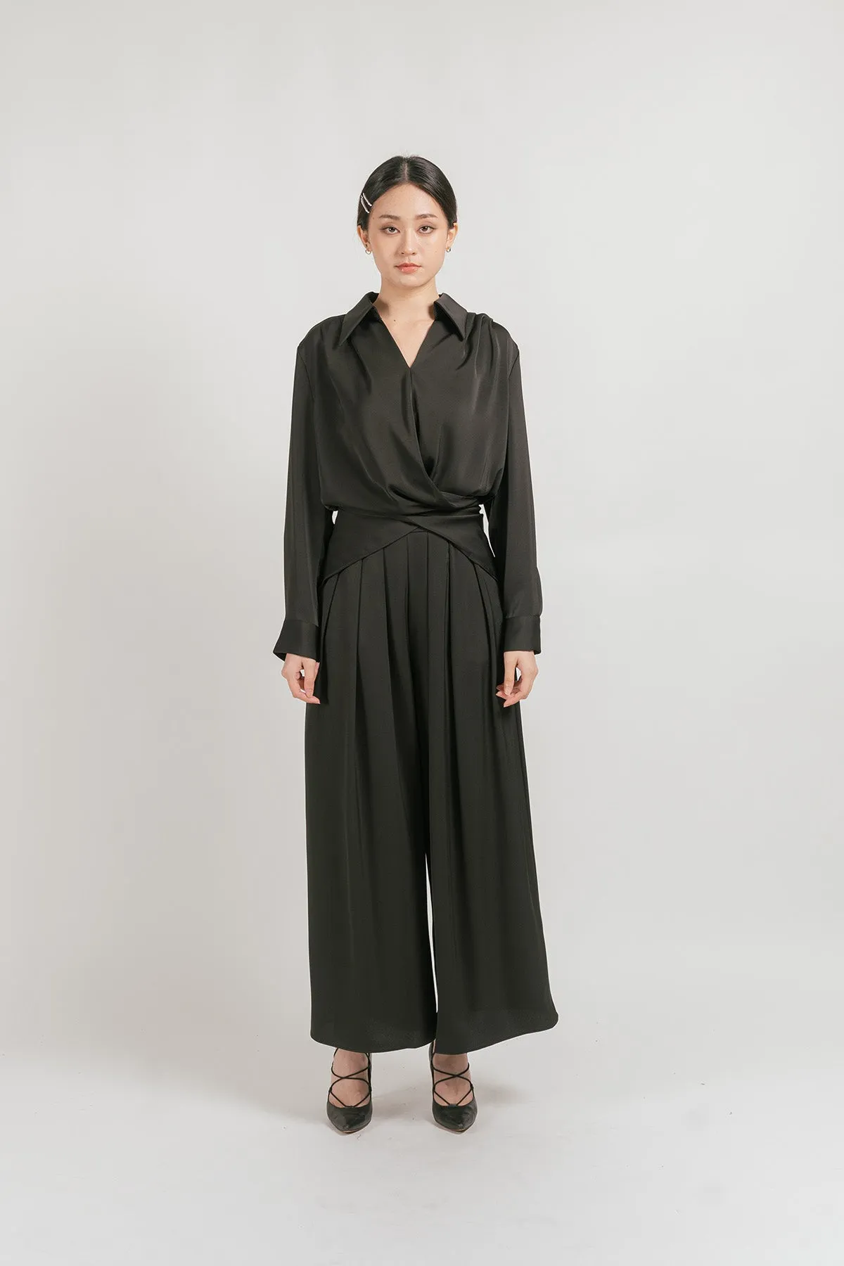 Ellirea Pleated Wide Pants