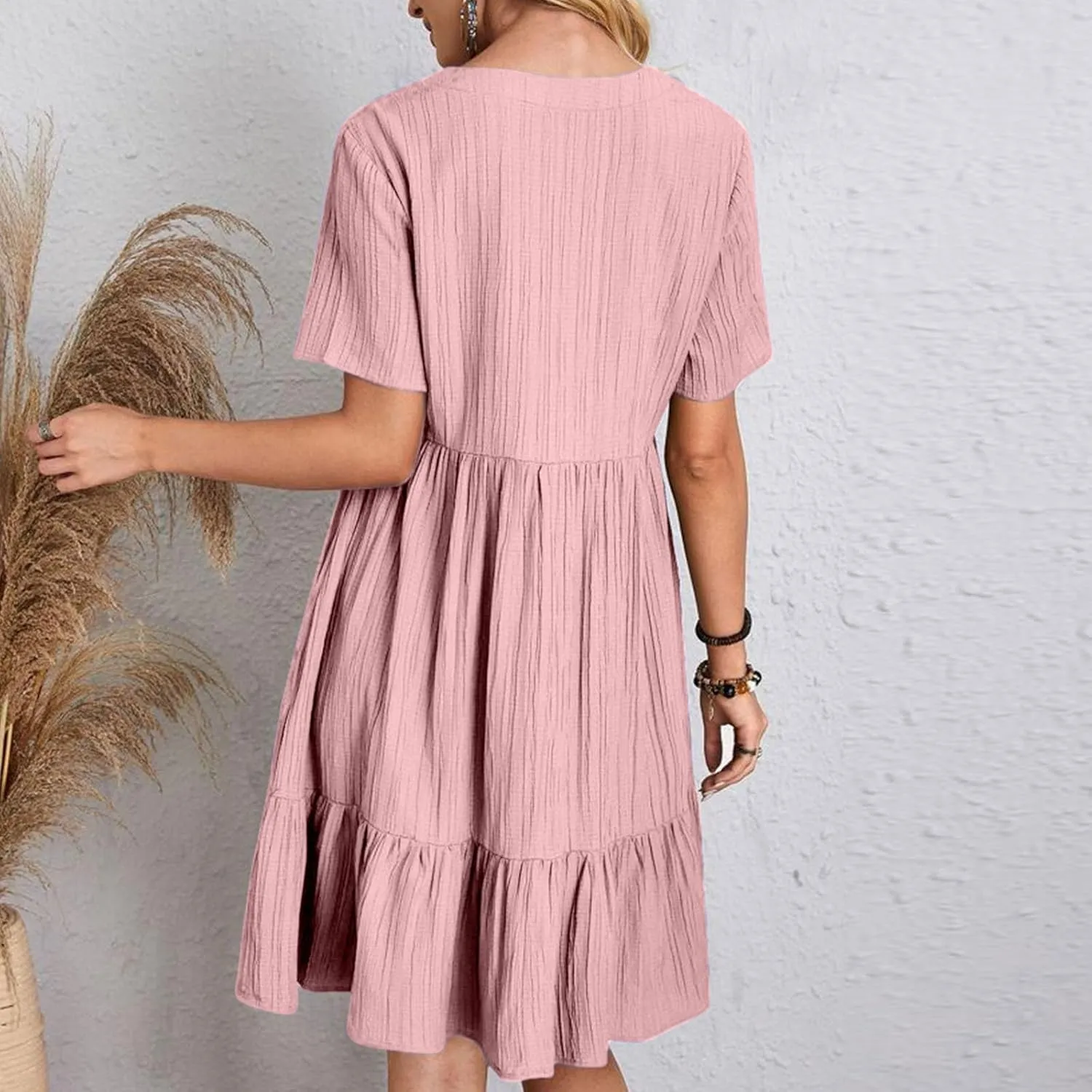 Women's 2025 Summer Short Sleeve Mini Dress Textured Fashion Beach Boho Dress V Neck Casual Ruffle Hem Swing Dress