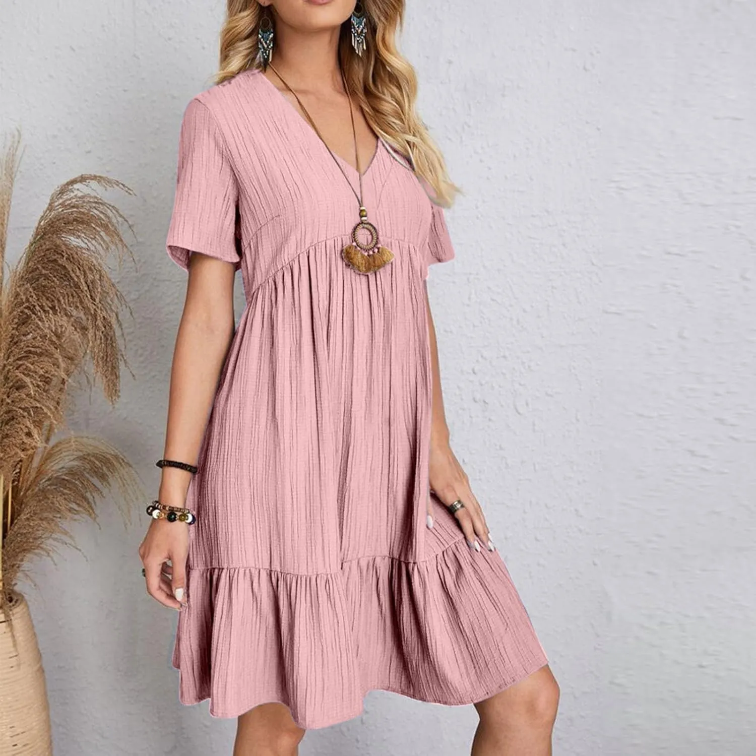 Women's 2025 Summer Short Sleeve Mini Dress Textured Fashion Beach Boho Dress V Neck Casual Ruffle Hem Swing Dress