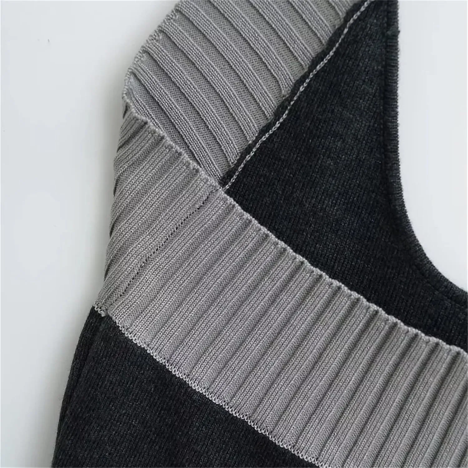 Women's Round Neck Backless Camisole Contrast Textured Straps Casual Slim Fit Tank Top