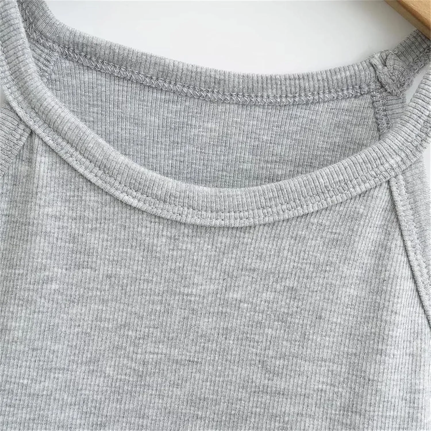 Women's Round Neck Camisole Ribbed Slim Fit Summer Casual Solid Color Tank Top