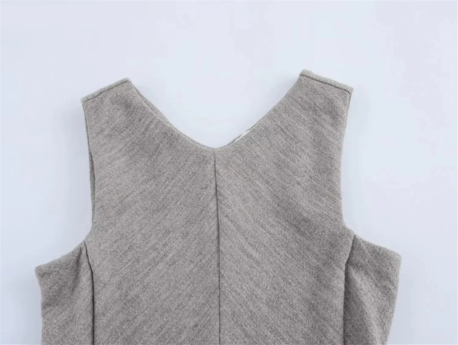 Women's Textured Skirt-Style Hem Tank Top Casual Slim Fit V-Neck Sleeveless Camisole