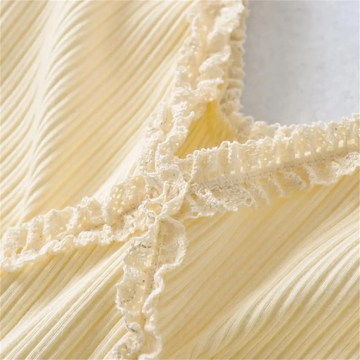 Women's V-Neck Sleeveless Tank Top Ruffle Trim Ribbed Slim Fit Summer Camisole